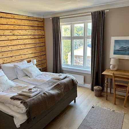 Det Gamle Hotellet Guesthouse Reine Eksteriør billede