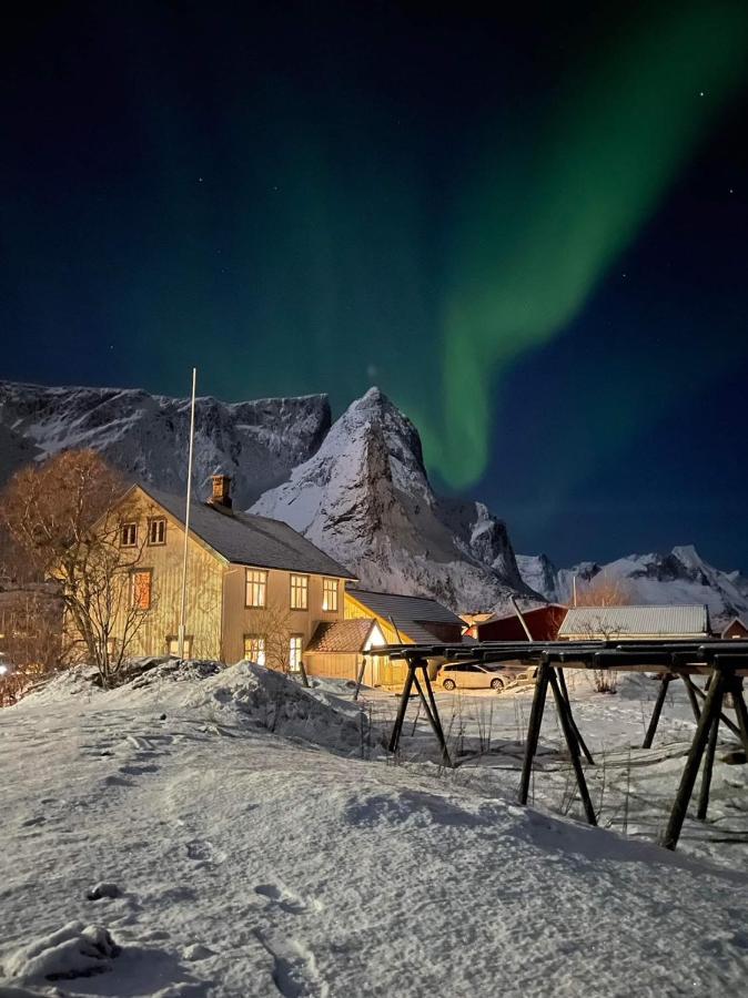 Det Gamle Hotellet Guesthouse Reine Eksteriør billede
