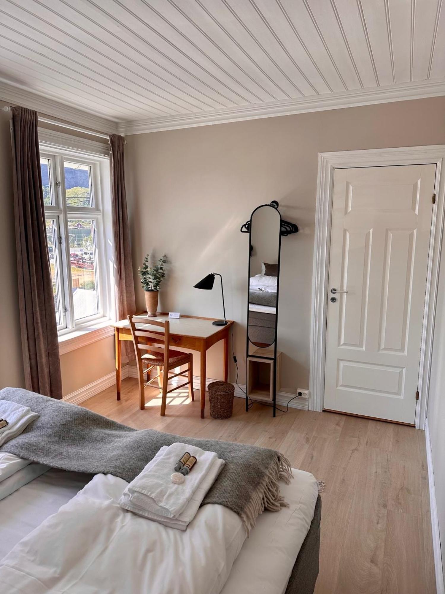 Det Gamle Hotellet Guesthouse Reine Eksteriør billede